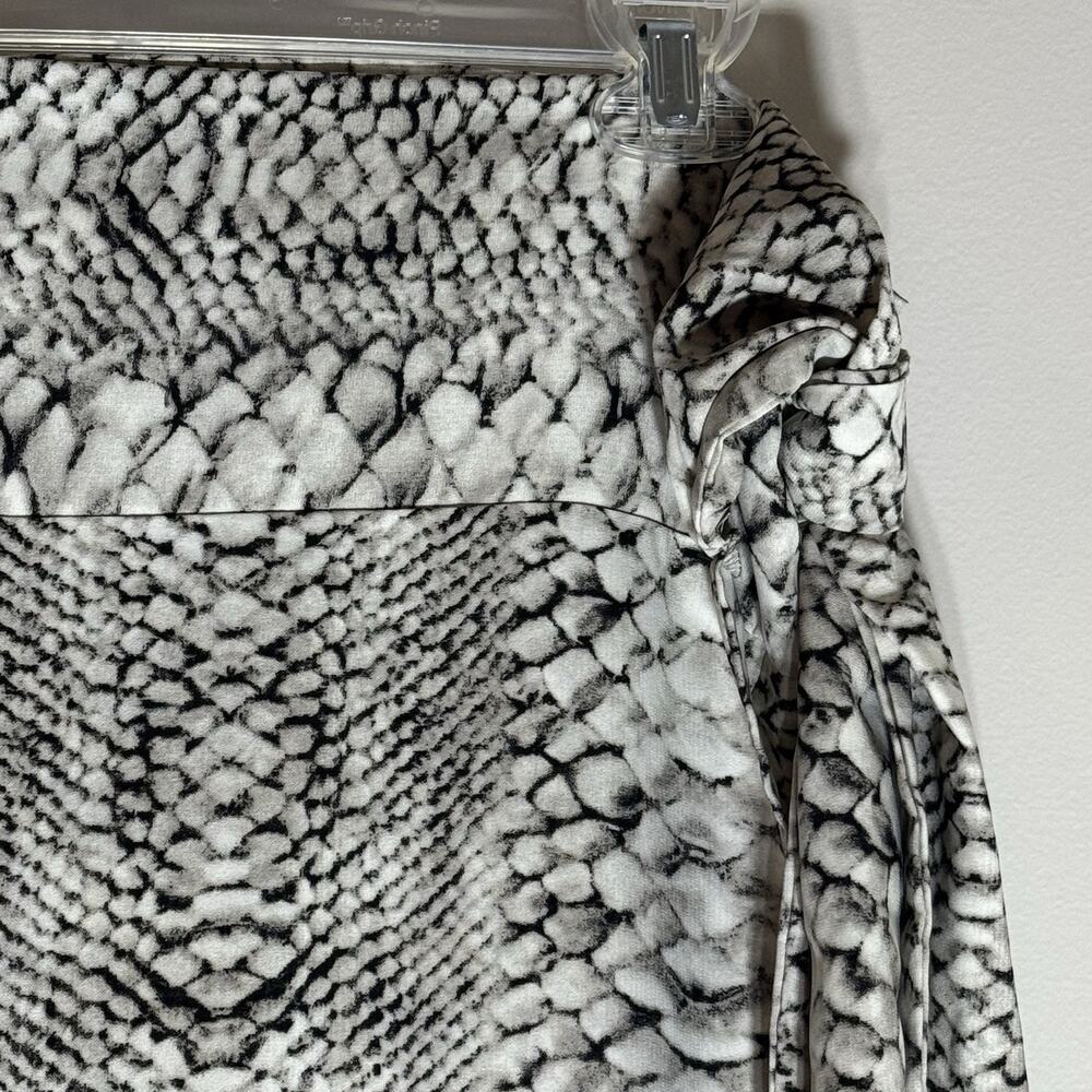 Vici Wrap Long Skirt Gray Black Cream Animal Snake Print Size Large Midi - Picture 2 of 10